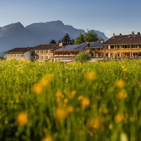Otel Alm- & Wellnesshotel Alpenhof