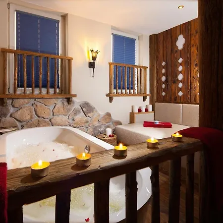 Otel Alm- & Wellnesshotel Alpenhof 4*