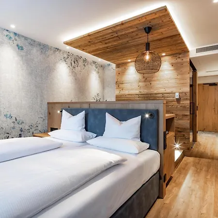 Alm- & Wellnesshotel Alpenhof