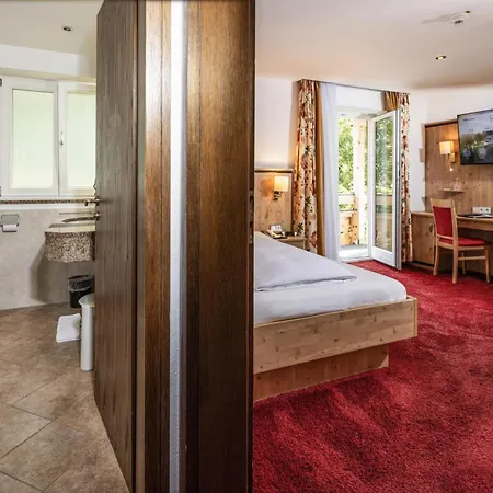 Otel Alm- & Wellnesshotel Alpenhof 4*