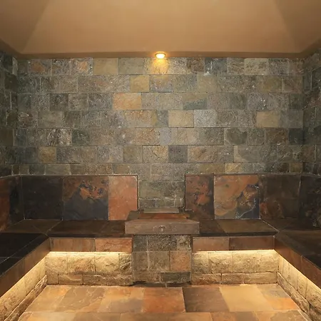 Alm- & Wellnesshotel Alpenhof Otel 4*