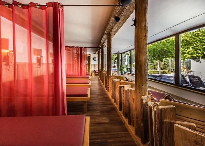 Alm- & Wellnesshotel Alpenhof Hotel