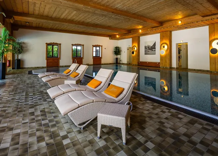 Alm- & Wellnesshotel Alpenhof Hotel 4*