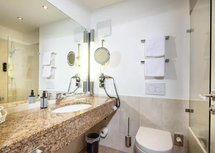 Alm- & Wellnesshotel Alpenhof Hotel 4*
