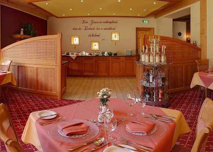 Alm- & Wellnesshotel Alpenhof Hotel 4*