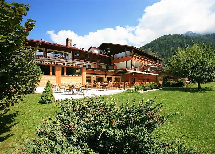 Hotel Alm- & Wellnesshotel Alpenhof 4*