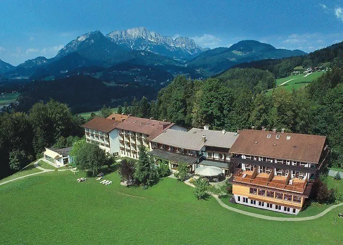Alm- & Wellnesshotel Alpenhof Hotel 4*
