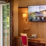 Alm- & Wellnesshotel Alpenhof
