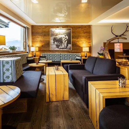 Alm- & Wellnesshotel Alpenhof 4*