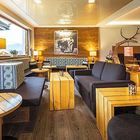 Alm- & Wellnesshotel Alpenhof Szálloda 4*