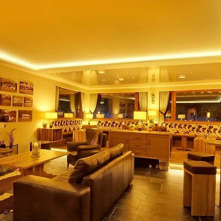 Alm- & Wellnesshotel Alpenhof 4*