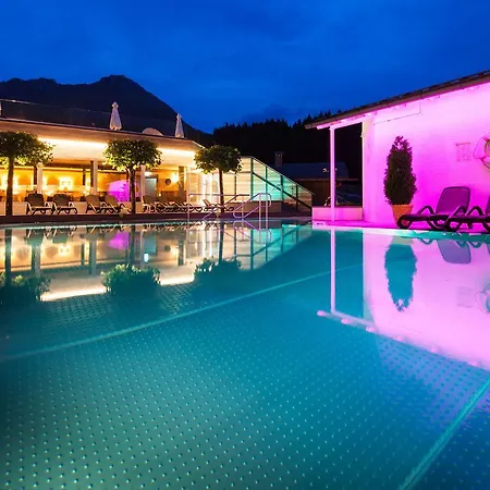 Alm-&wellnesshotel Alpenhof 4*